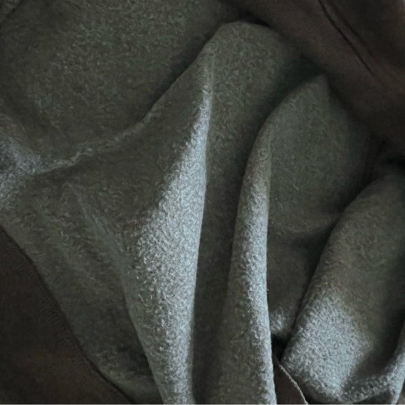 Old Navy Women's 1/4 Zip Cowl Neck
Pullover w. pockets - Picture 7 of 14